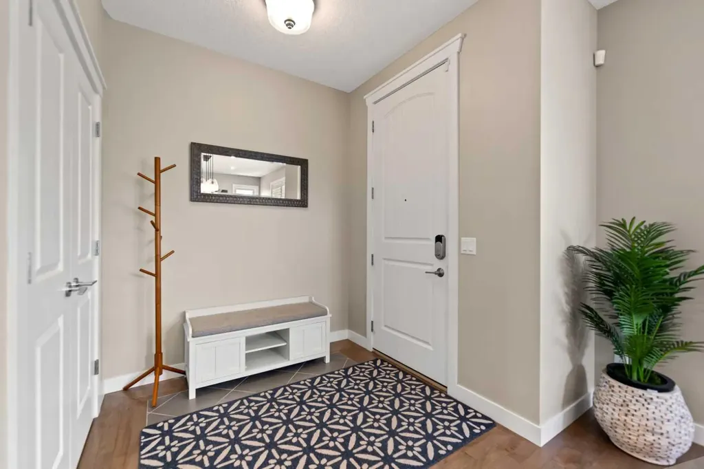 124 25 Avenue NE Calgary AB T2X 1X8