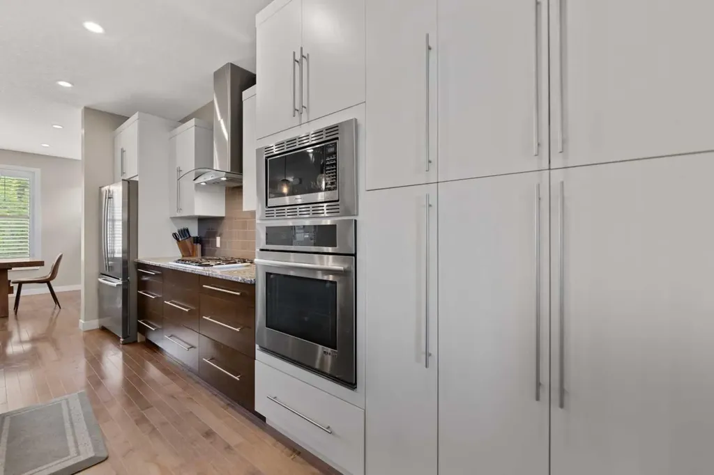 124 25 Avenue NE Calgary AB T2X 1X8