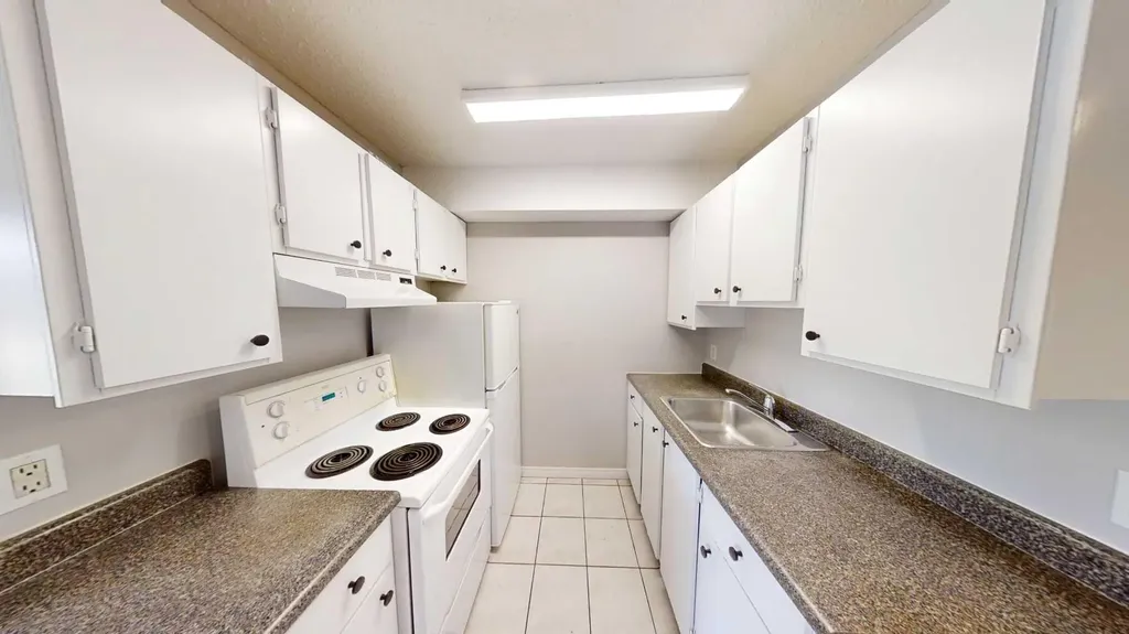 10028 105 Avenue Grande Prairie AB T8V1H1