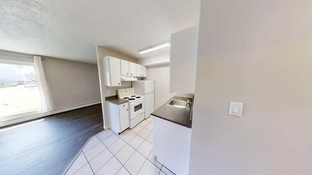 10028 105 Avenue Grande Prairie AB T8V1H1