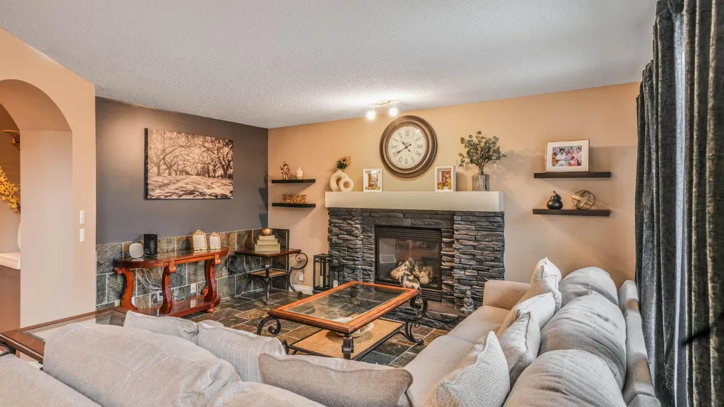 172 West Creek Boulevard Chestermere AB T1X1L8