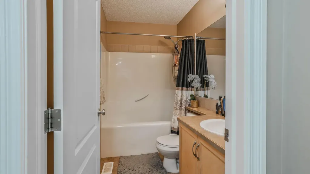 172 West Creek Boulevard Chestermere AB T1X1L8