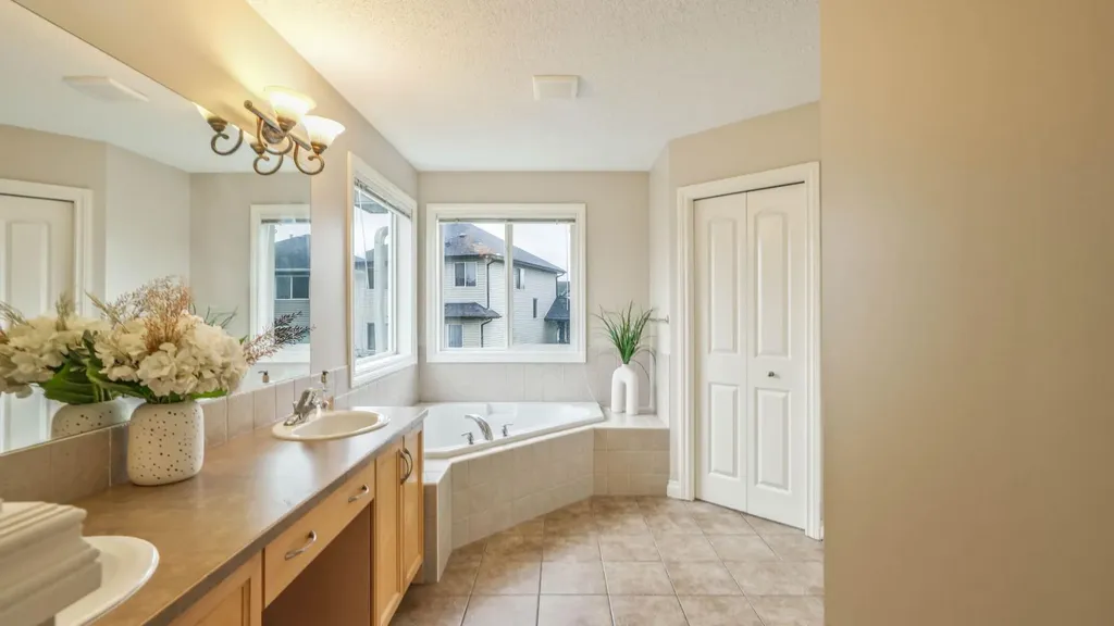 172 West Creek Boulevard Chestermere AB T1X1L8