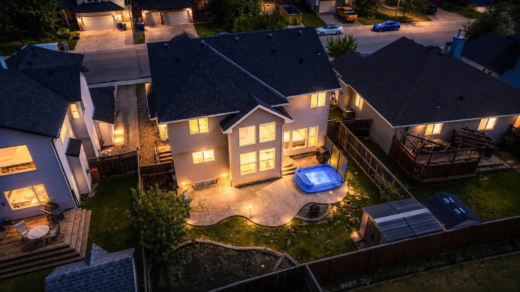 172 West Creek Boulevard Chestermere AB T1X1L8