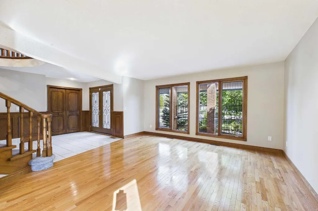 168 Canterville Drive SW Calgary AB T2W3X2
