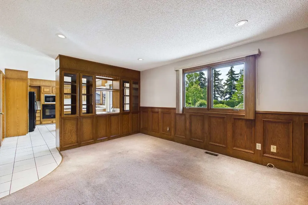 168 Canterville Drive SW Calgary AB T2W3X2
