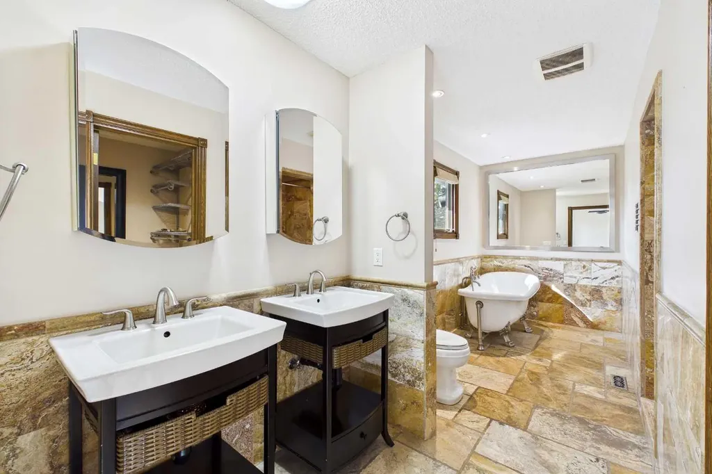 168 Canterville Drive SW Calgary AB T2W3X2