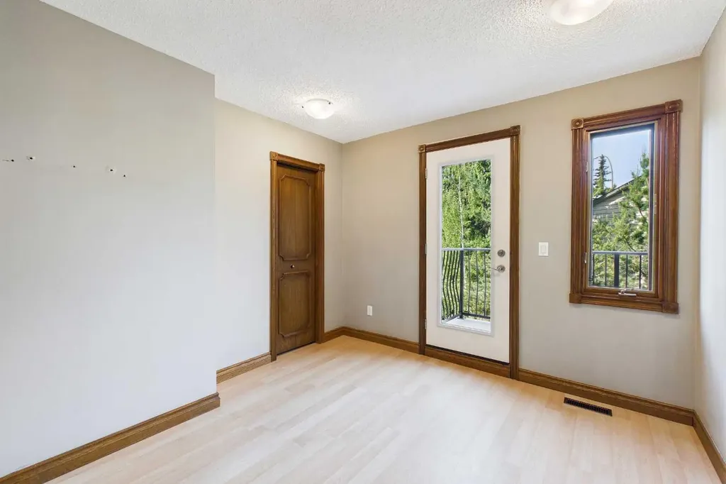 168 Canterville Drive SW Calgary AB T2W3X2
