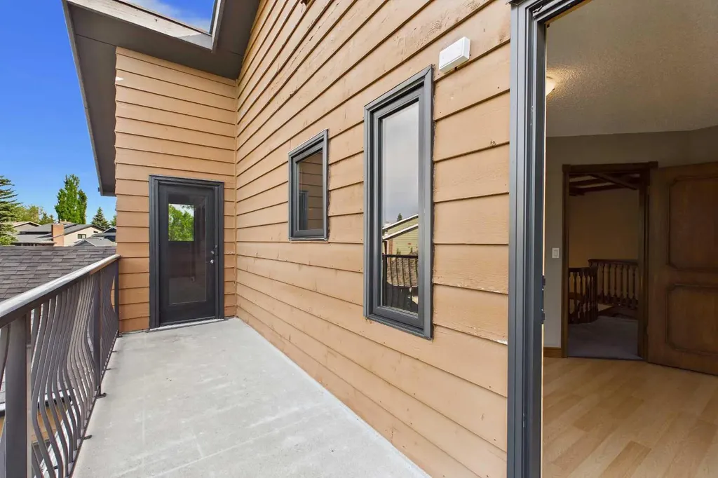 168 Canterville Drive SW Calgary AB T2W3X2