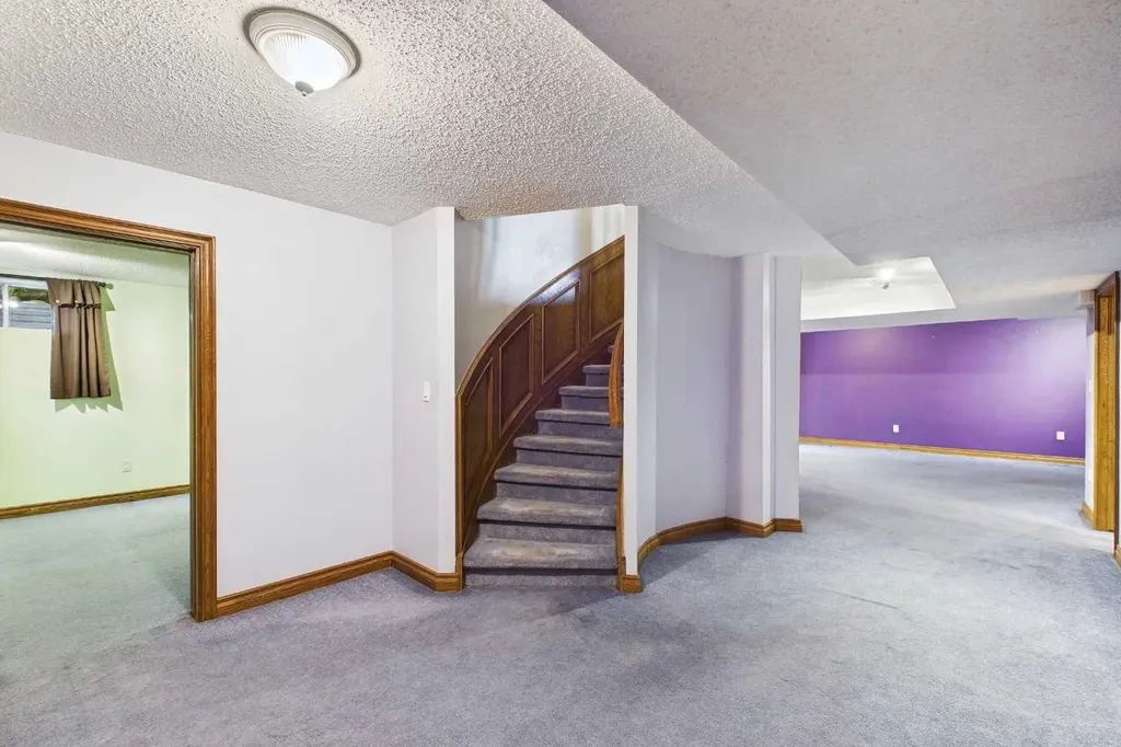 168 Canterville Drive SW Calgary AB T2W3X2