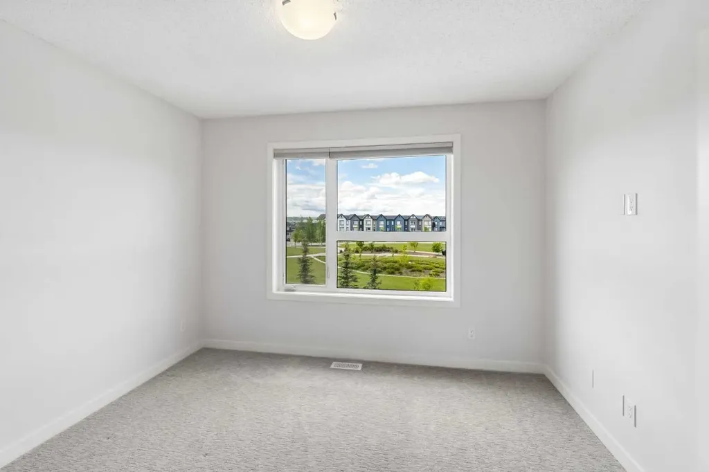 54 Evanscrest Manor NW Calgary AB T3P2A3
