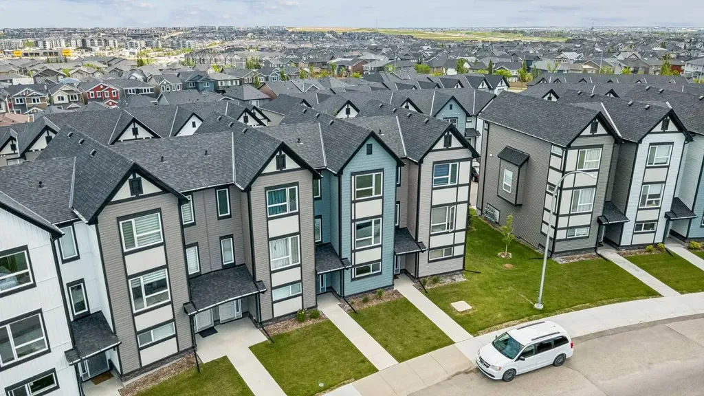 54 Evanscrest Manor NW Calgary AB T3P2A3