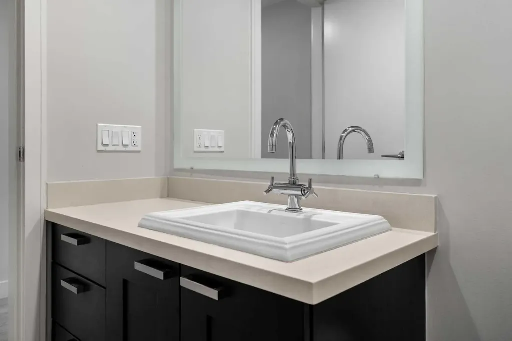 222 Riverfront Avenue SW Calgary AB T2P 0X2