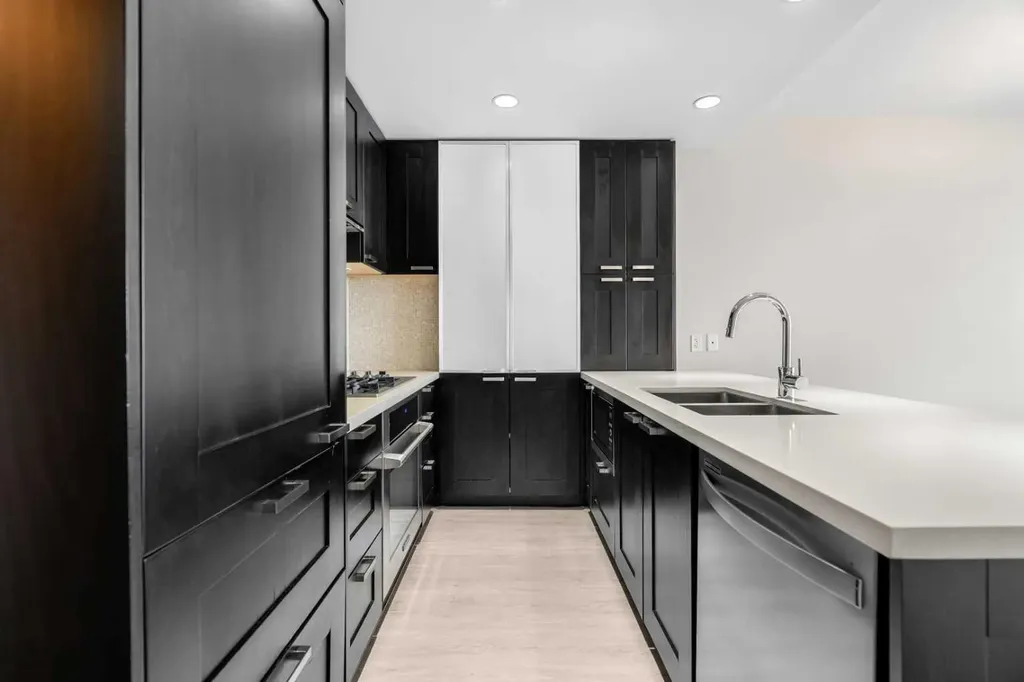 222 Riverfront Avenue SW Calgary AB T2P 0X2