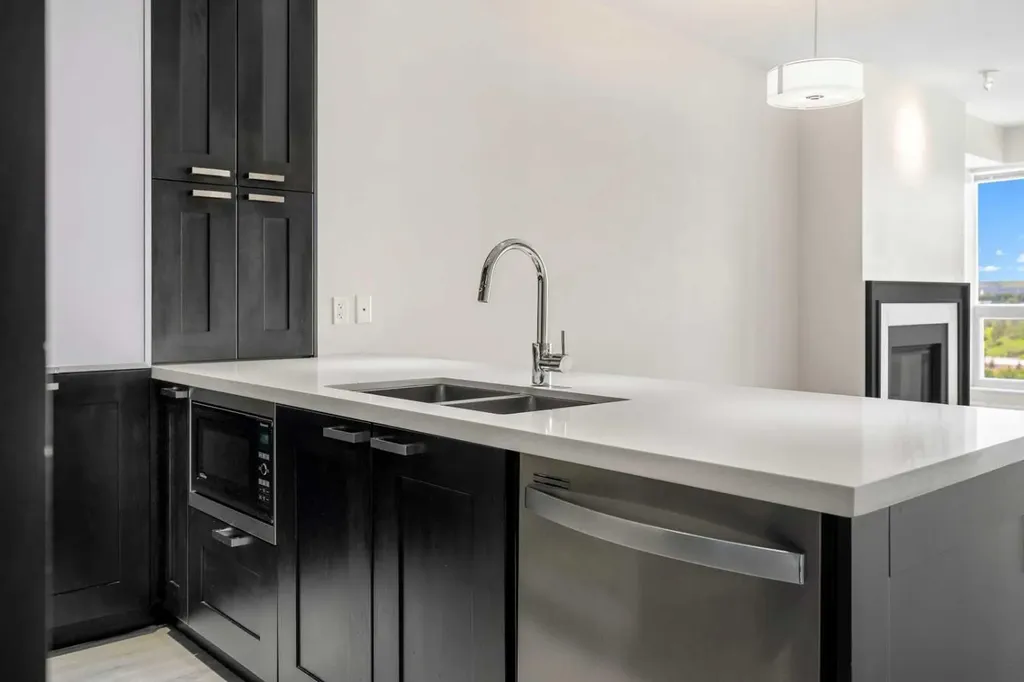 222 Riverfront Avenue SW Calgary AB T2P 0X2