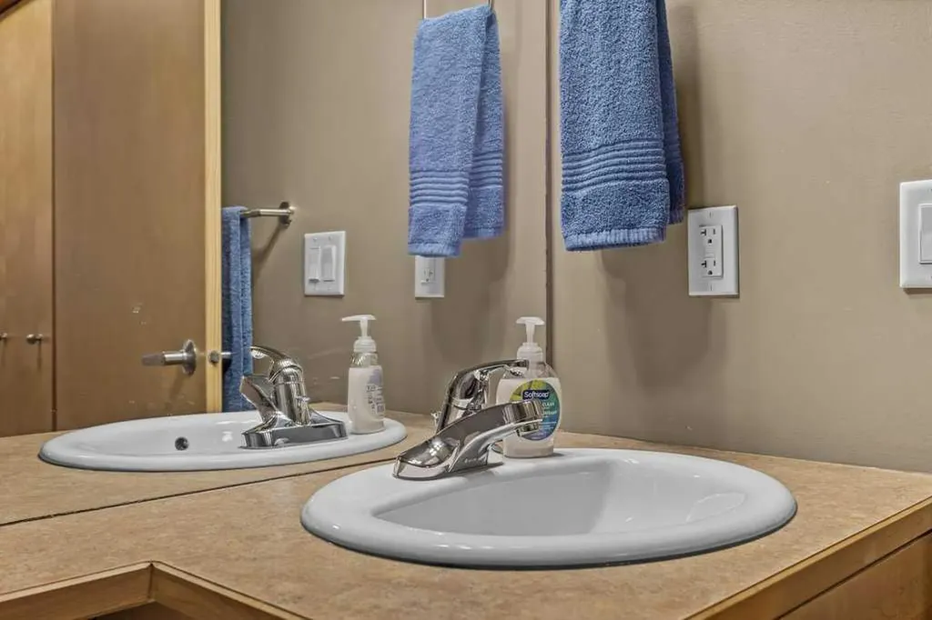 160 Kananaskis Way Canmore AB T1W 3E2