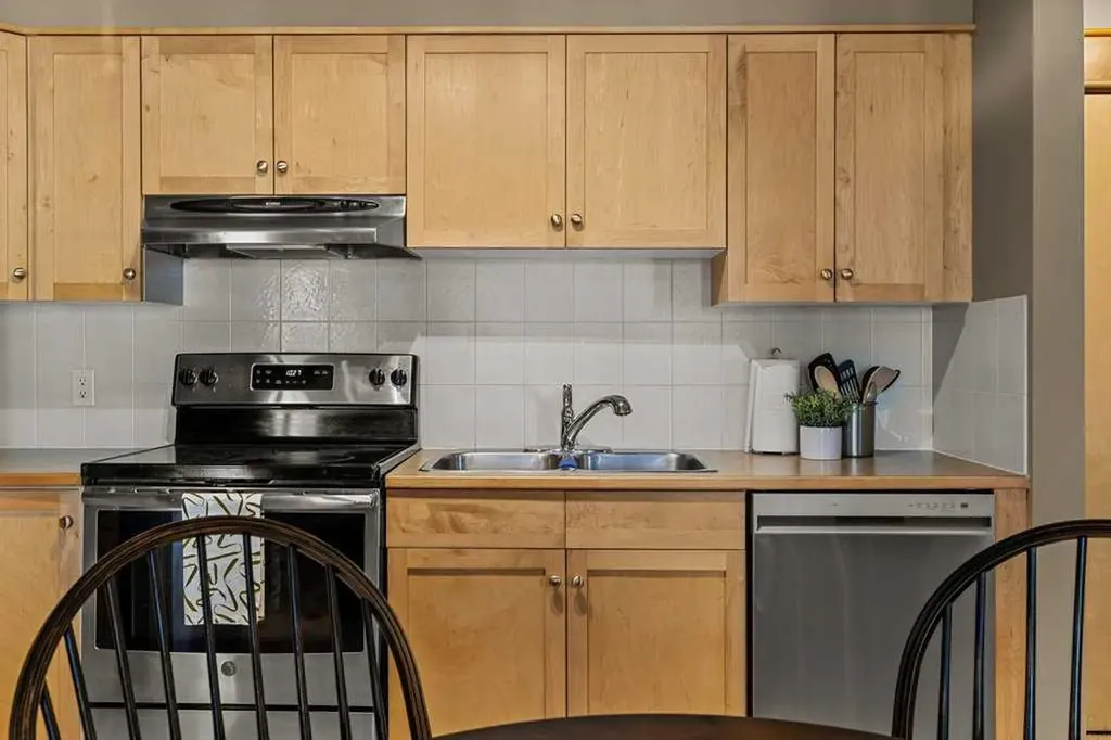160 Kananaskis Way Canmore AB T1W 3E2