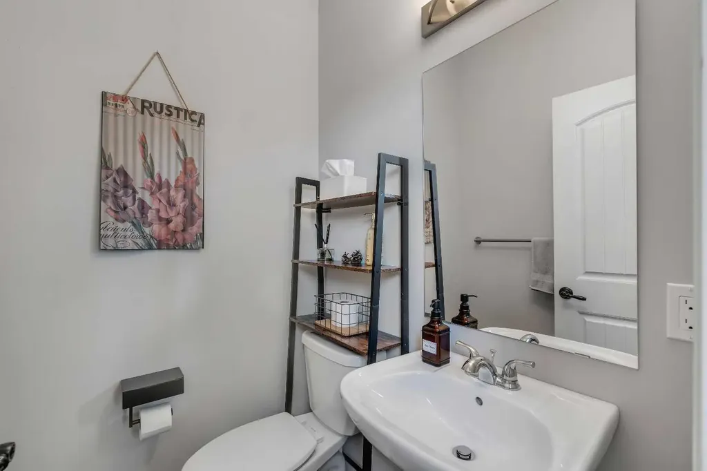 203 Bayview Circle SW Airdrie AB T4B 5A7