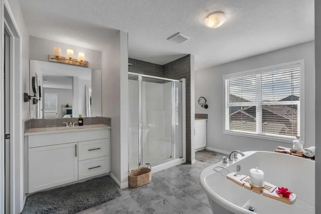203 Bayview Circle SW Airdrie AB T4B 5A7