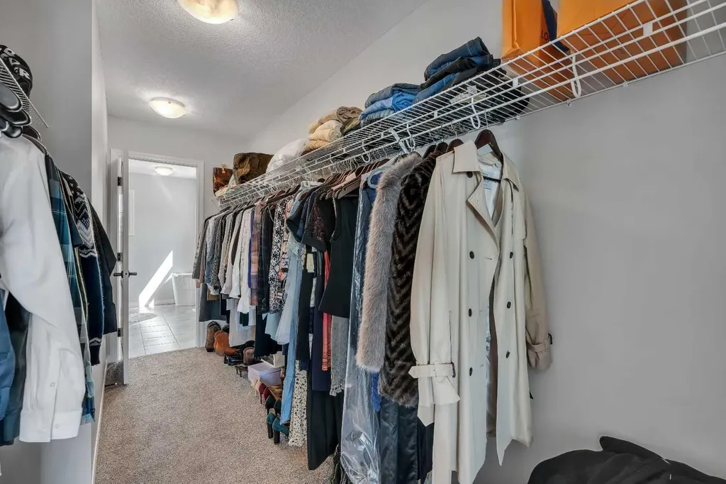 203 Bayview Circle SW Airdrie AB T4B 5A7