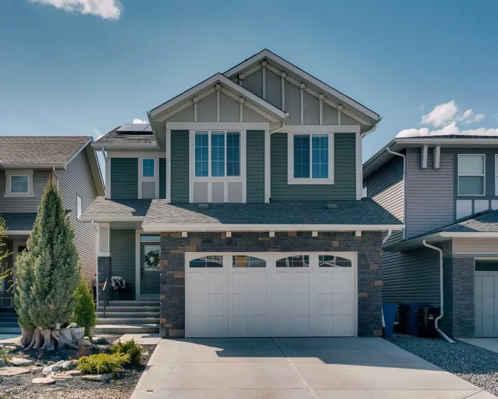 203 Bayview Circle SW Airdrie AB T4B 5A7