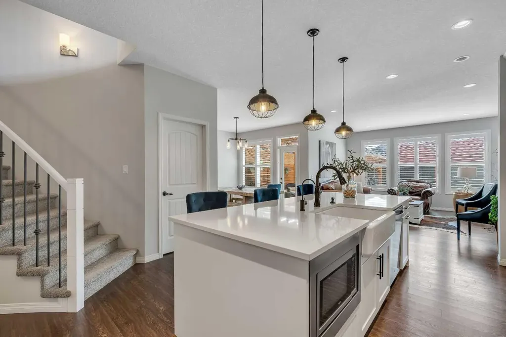 203 Bayview Circle SW Airdrie AB T4B 5A7