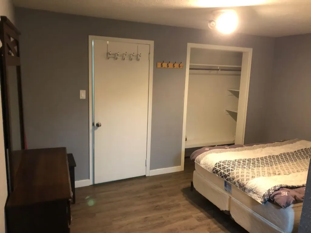 9856 104 Avenue Grande Prairie AB T8V 1E4