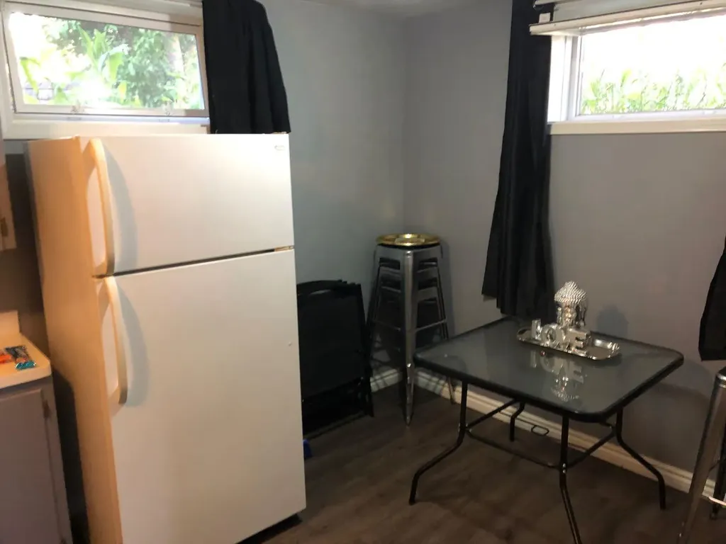9856 104 Avenue Grande Prairie AB T8V 1E4