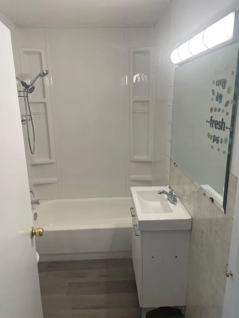 9856 104 Avenue Grande Prairie AB T8V 1E4