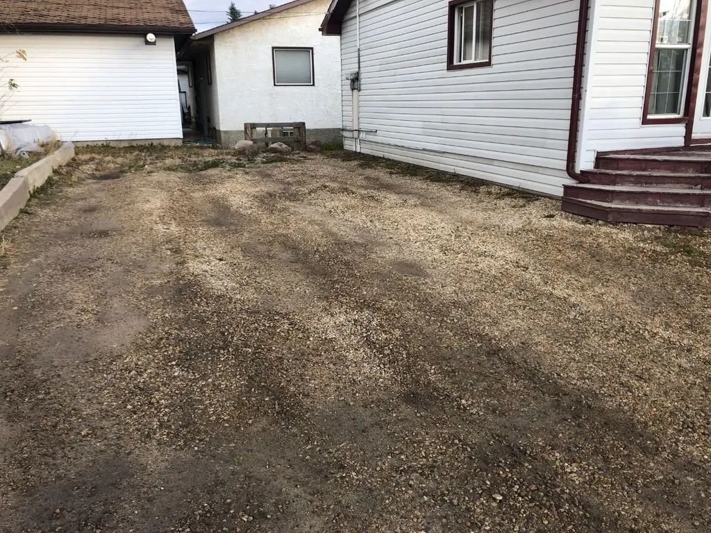 9856 104 Avenue Grande Prairie AB T8V 1E4