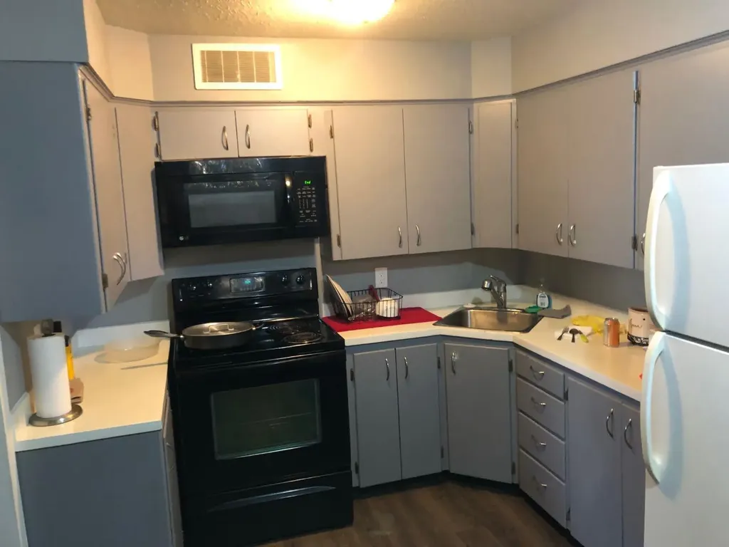 9856 104 Avenue Grande Prairie AB T8V 1E4