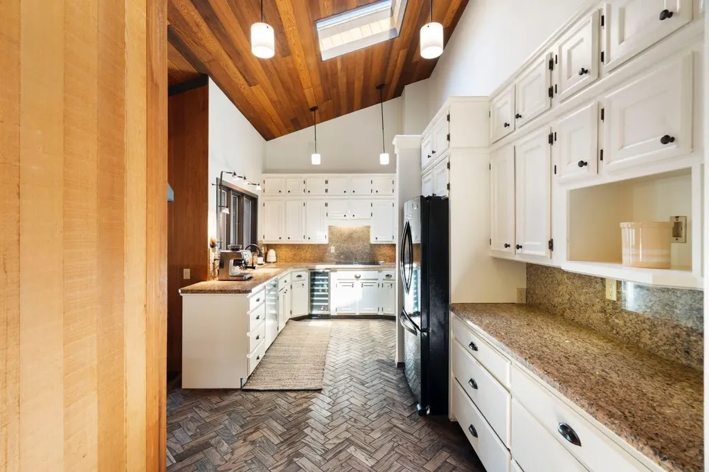 24020 Aspen Drive Rural Rocky View County AB T3R 1A5