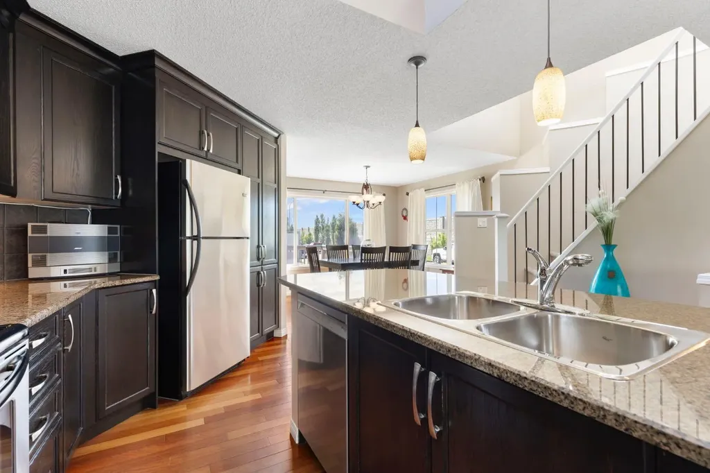 74 Auburn Bay Gardens SE Calgary AB T3M0K5