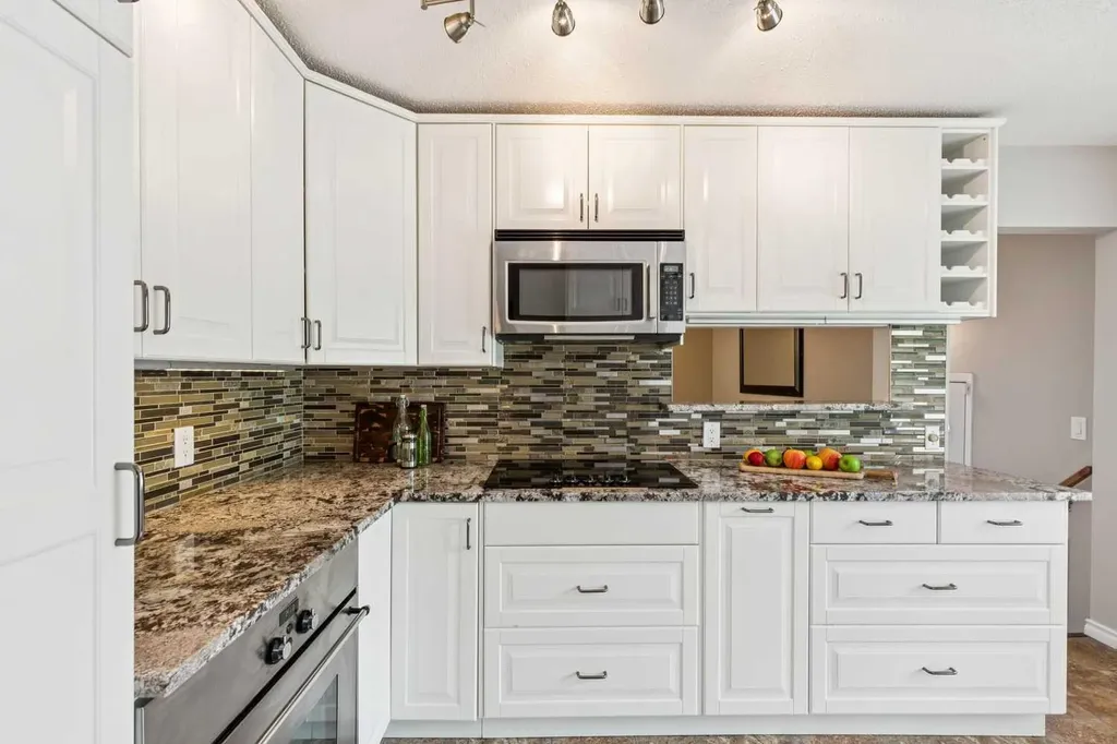 931 124 Avenue SW Calgary AB T2W 1T2