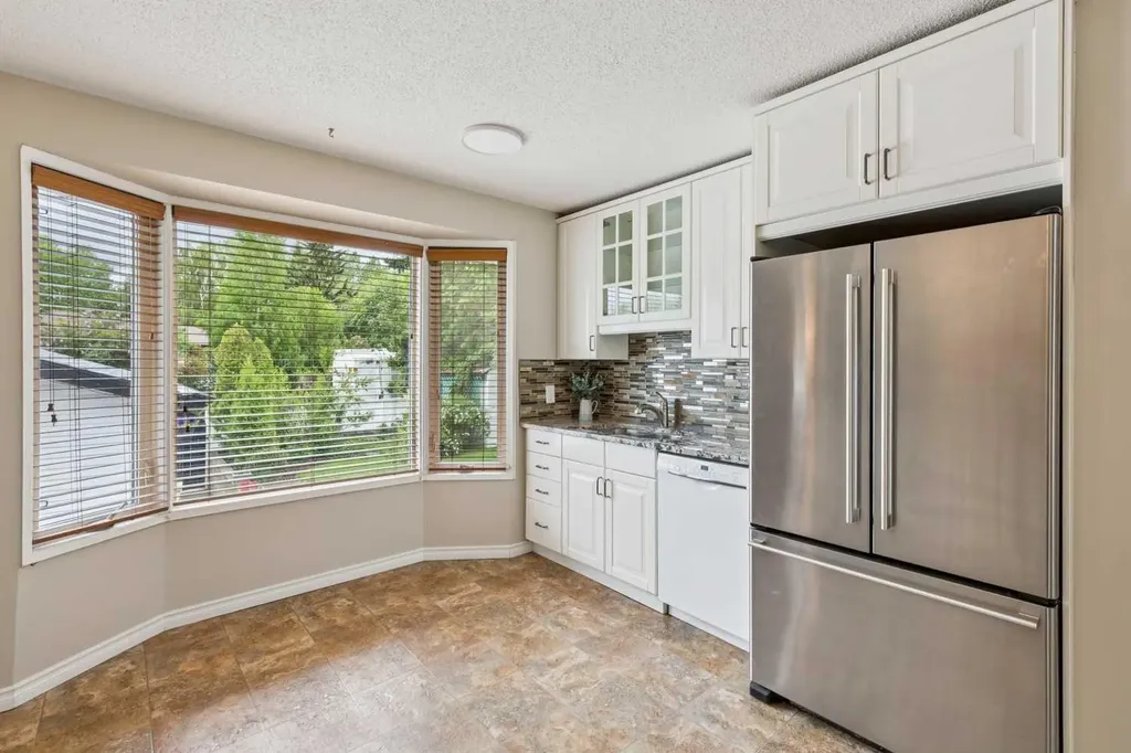 931 124 Avenue SW Calgary AB T2W 1T2
