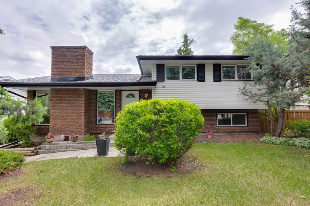 931 124 Avenue SW Calgary AB T2W 1T2