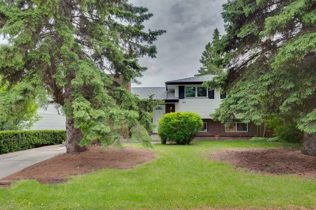 931 124 Avenue SW Calgary AB T2W 1T2