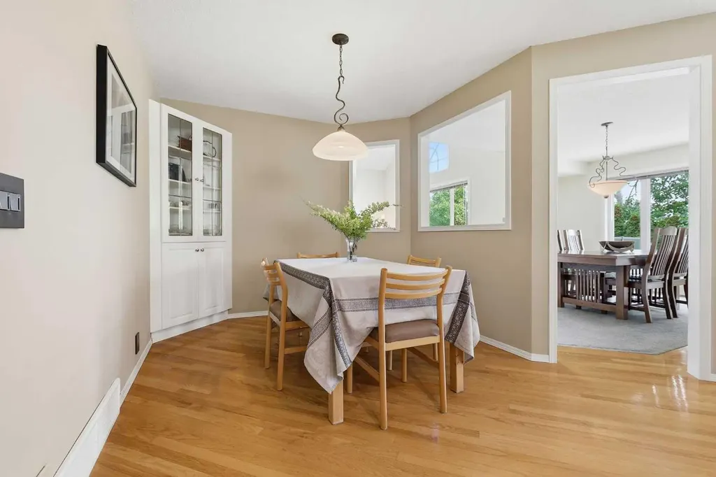 828 Douglas Woods Place SE Calgary AB t2z 2e9