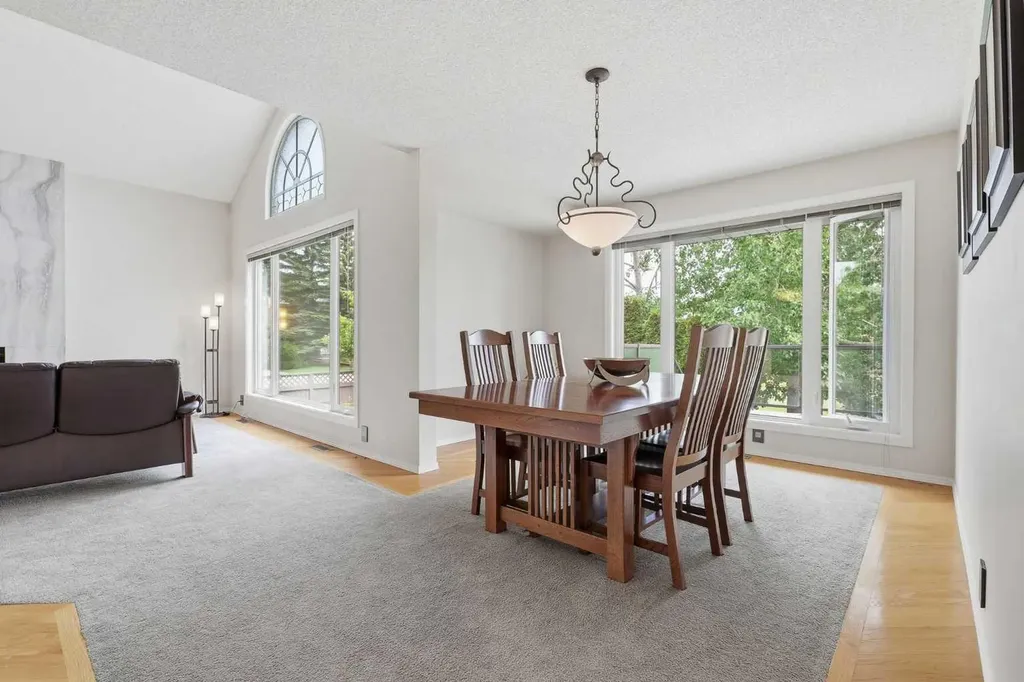 828 Douglas Woods Place SE Calgary AB t2z 2e9