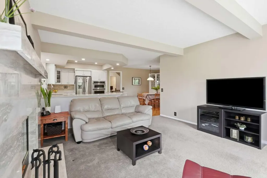 828 Douglas Woods Place SE Calgary AB t2z 2e9