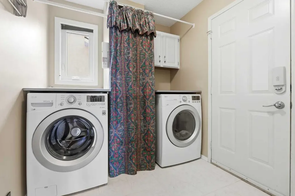 828 Douglas Woods Place SE Calgary AB t2z 2e9