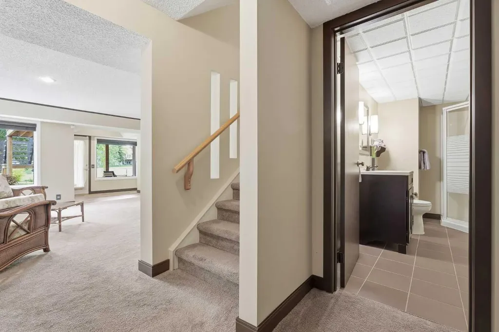 828 Douglas Woods Place SE Calgary AB t2z 2e9