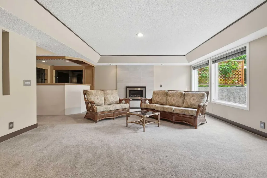 828 Douglas Woods Place SE Calgary AB t2z 2e9
