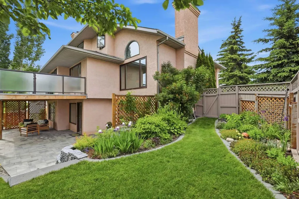 828 Douglas Woods Place SE Calgary AB t2z 2e9