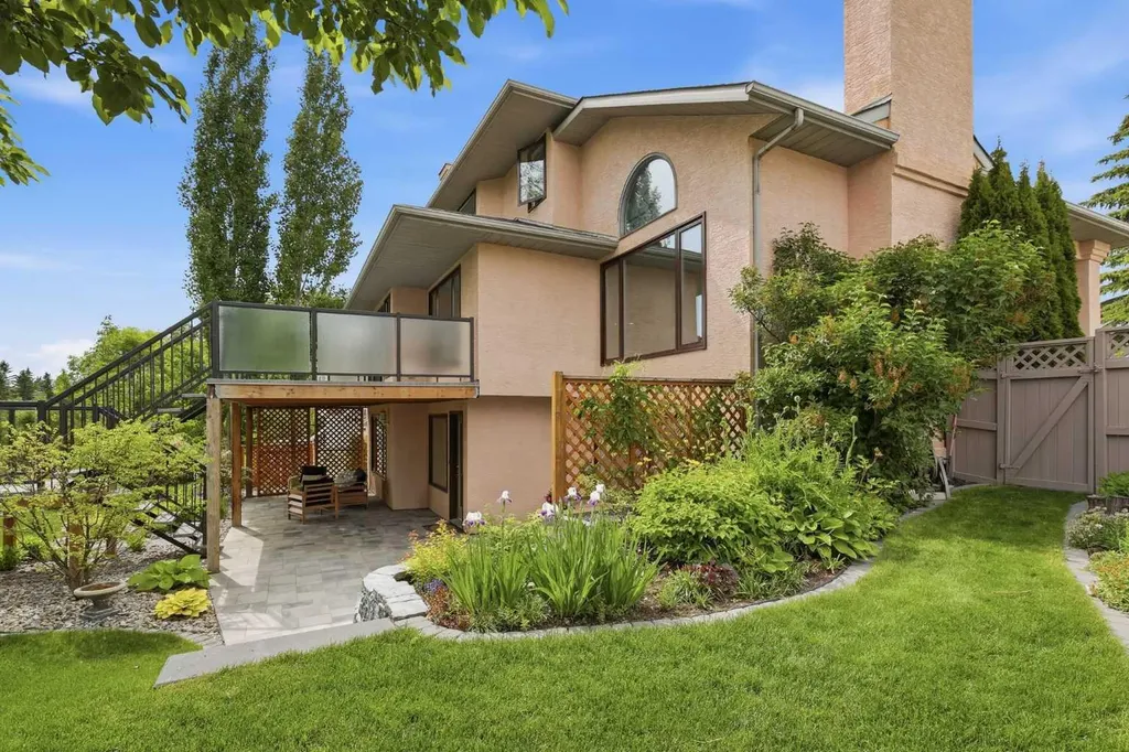 828 Douglas Woods Place SE Calgary AB t2z 2e9