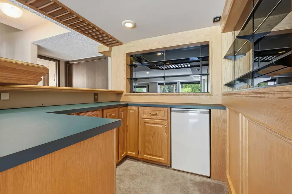 828 Douglas Woods Place SE Calgary AB t2z 2e9
