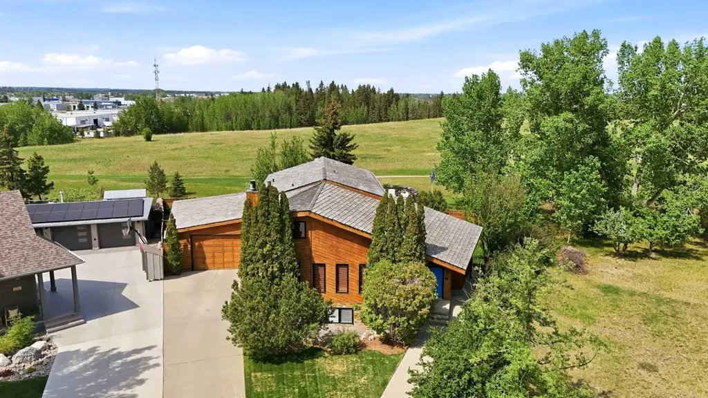 227 Piper Drive Red Deer AB T4P 1L5