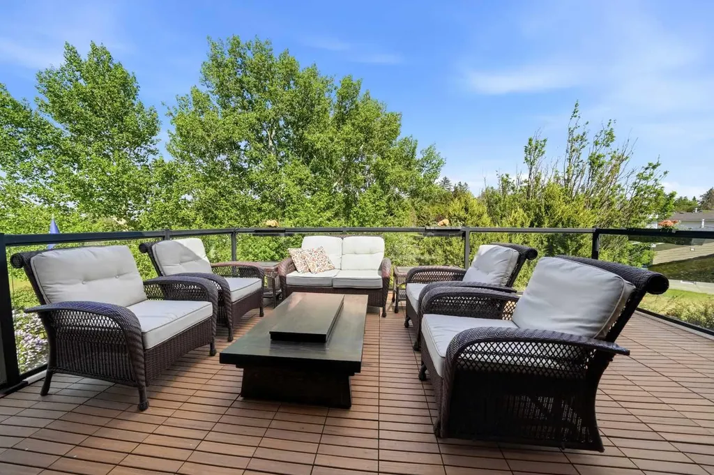 227 Piper Drive Red Deer AB T4P 1L5