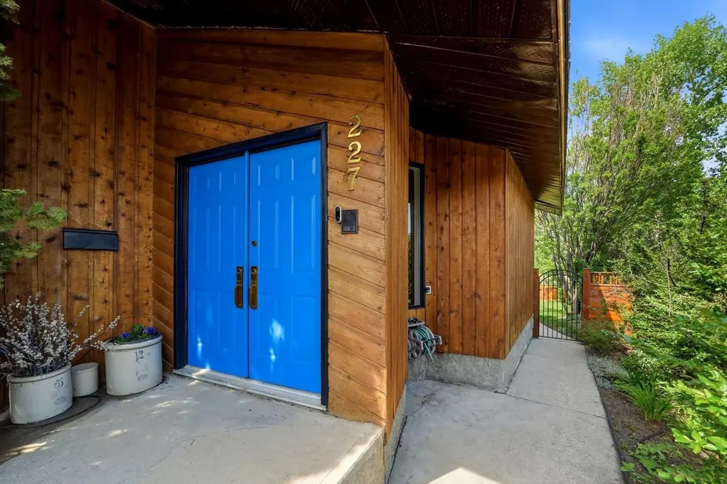227 Piper Drive Red Deer AB T4P 1L5