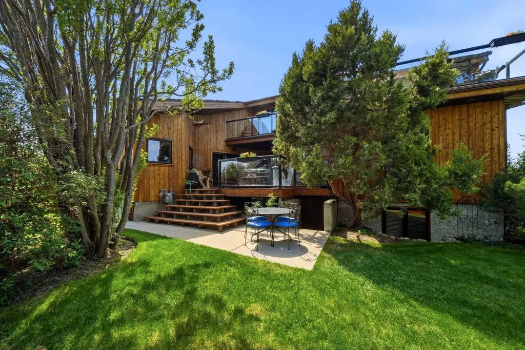 227 Piper Drive Red Deer AB T4P 1L5